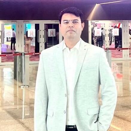 Mr. Navneet Amrate — Founder & Managing Director